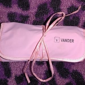 Vander 27 Piece Makeup Brush Kit & Case
